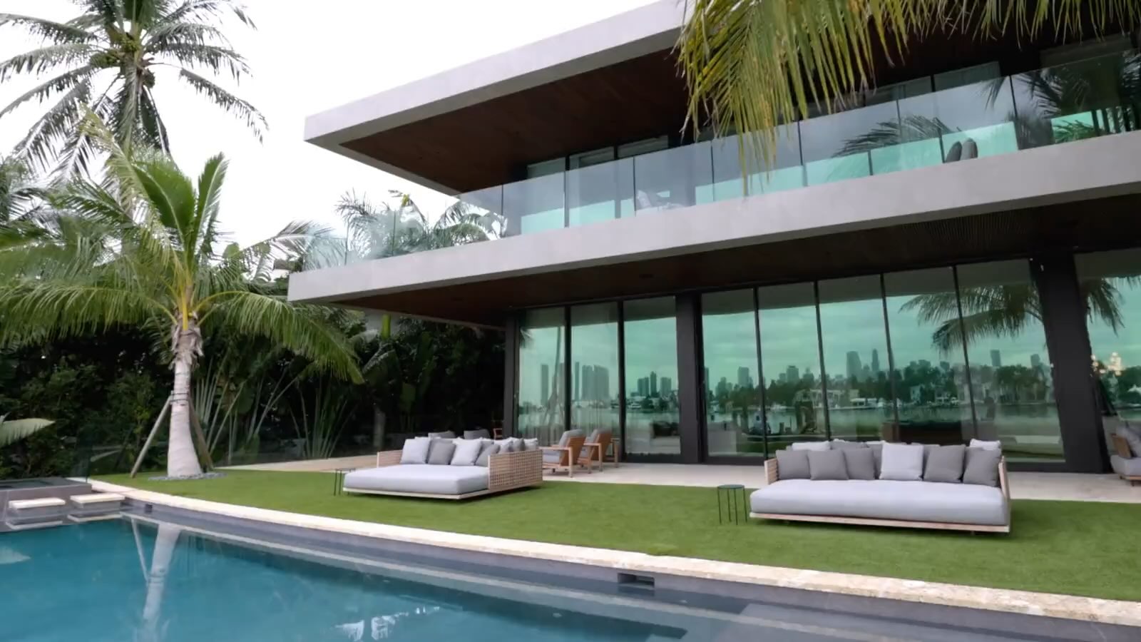 Luxuri Villa Preview